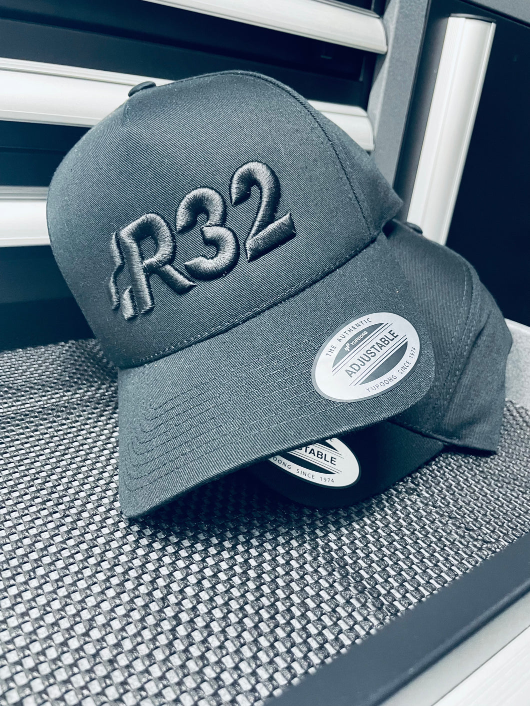R32 3D EMBROIDERED BLACK CAP