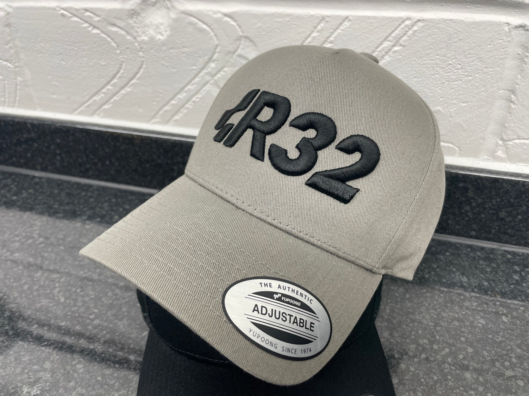 R32 3D EMBROIDERED GREY CAP