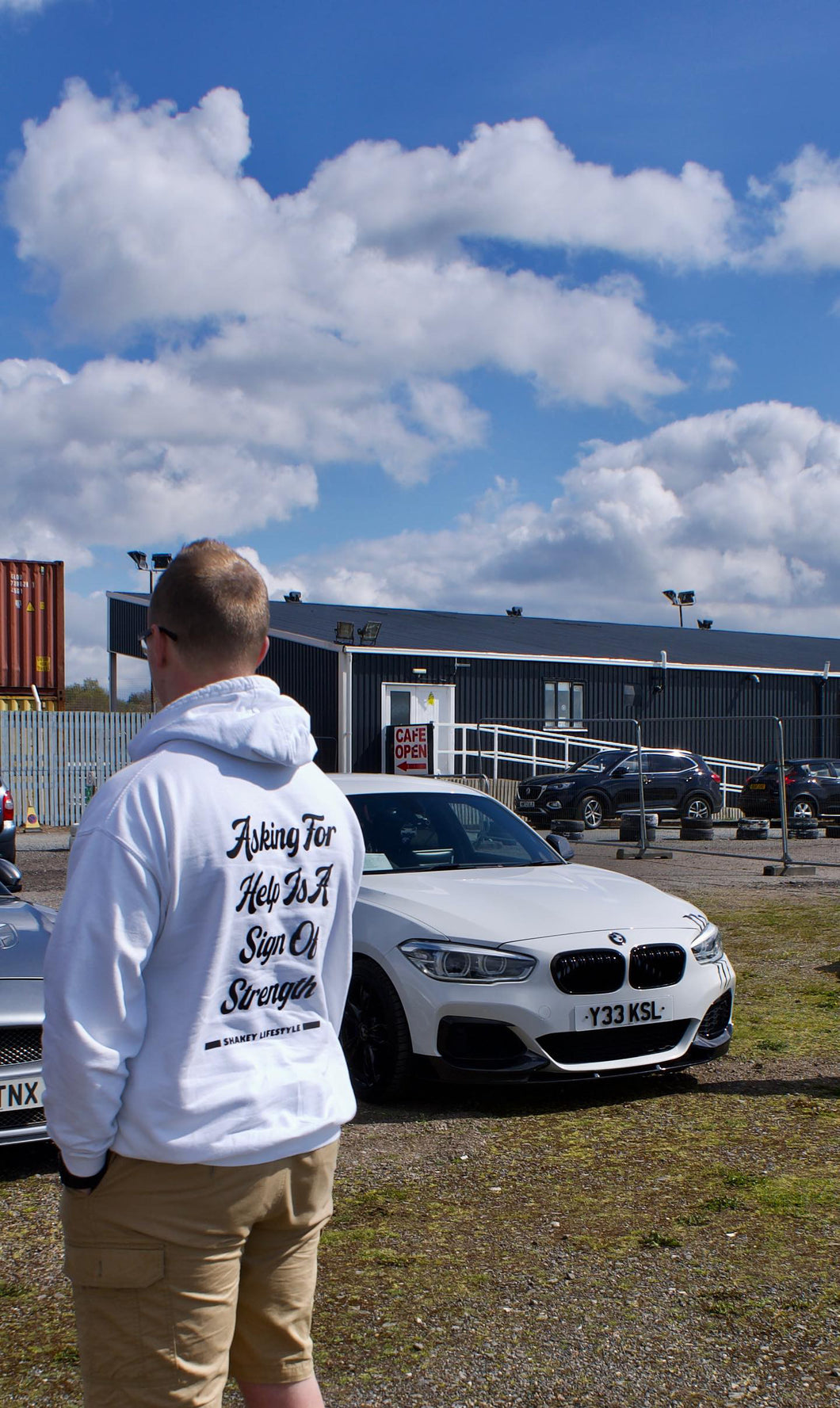 SHAKEY LIFESTYLE ASKING FOR HELP HOOD WHITE